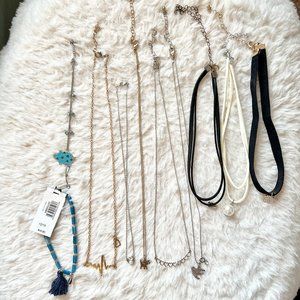 12 item included - Bracelet *3 + Anklet *1 +  Necklace * 5 + chockers *3